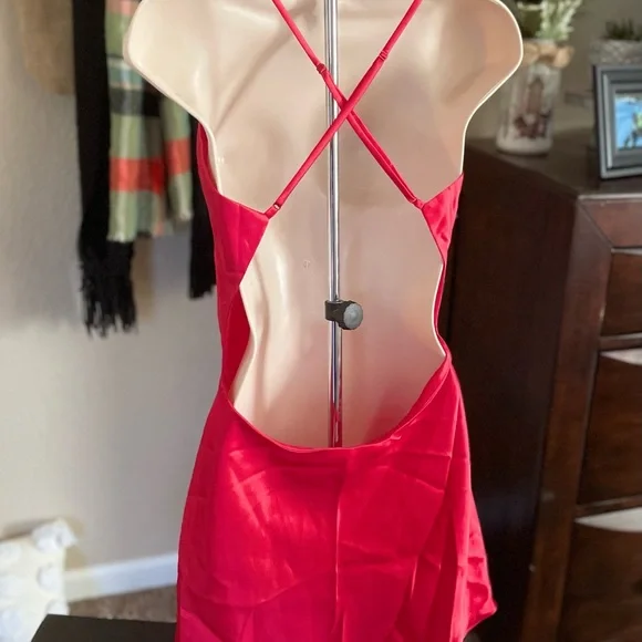 Simple and sexy red Victoria’s Secret baby doll lingerie - Picture 4 of 9